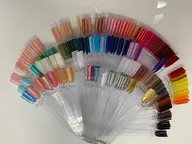 1カラーかカラグラデーション100種類以上の中からお好きな色 ケアー込み(オフ無し)+ワンカラーは、550円別途料金