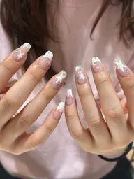 【10月限定🤍】オフなし/持ち込みデザインネイル🧁❤︎