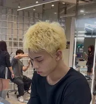 《髪を明るくしたい方へ》カット＋ブリーチ