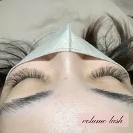 【最新技術✨オイルクレンジングも🆗💕 LEDボリュームラッシュ300本👀】