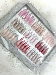 【sns大人気💎】マグネット×ラメグラorフレンチ スカルプ定額