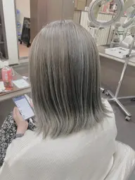 ✨ブリーチ毛でも安心✨髪のパサつきボリュームを抑え極上な仕上がりになりたい方🍀髪質改善(酸熱トリートメント)