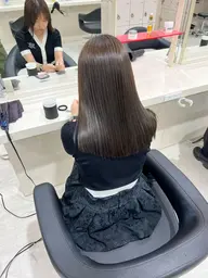 💫癖毛、広がりを抑えたい方におすすめ💫カット+縮毛矯正