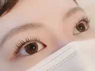 〈🎀１月と２月限定クーポン🧸💘〉まつげパーマ✨根本から立ち上げて毛先までカールがあるデザインです
