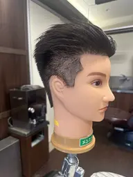 短髪カットモデル募集です。