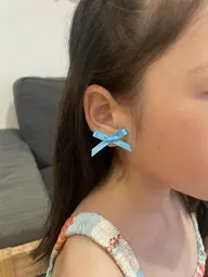 お子様用お耳ジュエリー💎両耳で4粒まで500円　　　　※ツボ押しの粒は外してあり、ジュエリーシールのみになります。