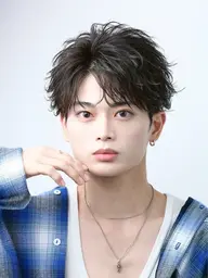 【⭐️就活の方にオススメ⭐️】カット✂️＋フェザーパーマ🌀