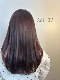 【カット×美髪カラー】カラーと同時に、髪質改善トリートメントができる美髪カラー。色味の定着が良く、滑らかで艶のある質感に