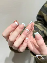 🦋[自爪]フレンチネイル