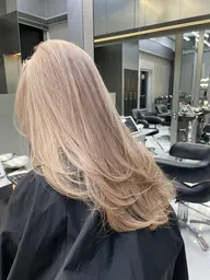 💎ミニモ限定💎ダメージケア最高級ケアブリーチ1回＋透明感艶ワン力ラー＋コテ巻き🫧ミニモ学割/表参道駅