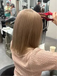 【伸びてきた黒髪が気になる方はこちら✨️】ケアブリーチリタッチ+オンカラー