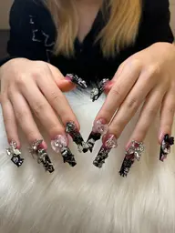 ゴテゴテネイル．ネイルチップ長さ出し10本＋デザインやり、付け放題🎀🎀