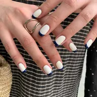 フレンチネイル❣️ベースカラーあり【オフ込み】※オフなしの方はコメントください♡