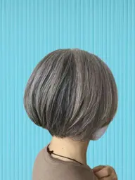 白髪ぼかし｜カラー＋毛先3cm以内or前髪CUT＋髪質改善Tr　¥8,500白髪をぼかしつつ軽さと品を作る