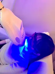セルフホワイトニング(8分照射×2回)+耳つぼジュエリー10粒 ¥5,500