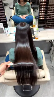《髪質改善ストレート》ワンランク上の美髪矯正✨バージン毛のような艶感