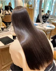 ⭐️【ツヤツヤ縮毛矯正+高保湿1stepトリートメント】⭐️美髪矯正サロング料金なしく乾かしただけでまとまる縮毛矯正❤️
