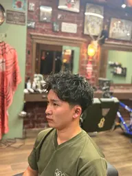 カット、シェービング、パーマ