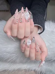 ✨大人気✨[ネイルチップ10本長さ出し] 持ち込みデザインやり+パーツ付け放題(60分-120分)