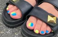 🦶🏻ワンステップジェルやり放題🦶🏻18色の中から【何色でも】お選び頂けます😊柄·アートもOKです︎👍🏻