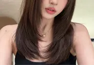 似合わせミディアムレイヤーカット＋コテ巻きセットうるちゅるトリートメント付き
