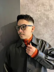 「スキンフェード💈｜清潔感×男らしさ」【メリハリのある刈り上げで、男らしくシャープな印象に。】