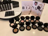 ♡魅力診断+似合うメイク♡スキントレーニング化粧品でお肌を整えた後にメイクします💄