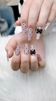 「初回ジェルオフ無料」マグネット+ドット+リボン2個で6,300円です😊💅