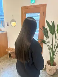 【ワンランク上のストレート🛁🩵】カット＋縮毛矯正＋コアミートリートメント