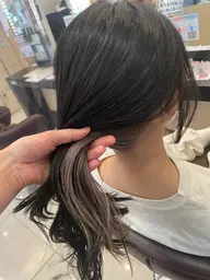 【他と差をつけたい方おすすめ】デザインカット➕💎ケアブリーチ使用インナーカラー💎➕ミニモ限定トリートメント付き