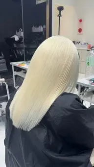 【1日でブロンドになりたい方限定✨】最高級ブリーチ2回➕高級カラー➕トリートメント🩵
