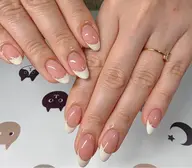 ハンドジェルネイル🦋フレンチ ベースカラー付き