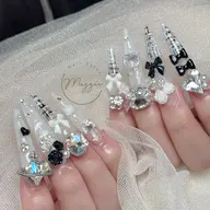 🖤🗝️超長めチップ長さだし10本＋持ち込みデザイン・パーツ付け放題