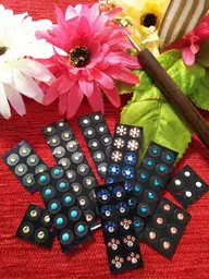 SNSで話題の💎耳ツボジュエリー💎　 スワロフスキー4粒 チタン粒2粒