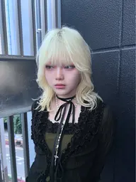 うる艶ハイトーン✨トリプルカラー(ブリーチ2回+オンカラー+2ステップトリートメント)カット、デザイン追加可