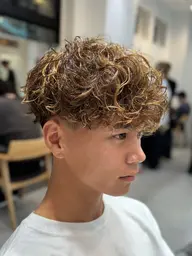 【オススメメニュー‼️】ハイライト✨➕髪質改善トリートメント💆