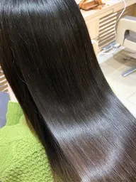 カット+髪質改善ストレート+トリートメント ¥11000※ロング料金有肩下以上¥1100~