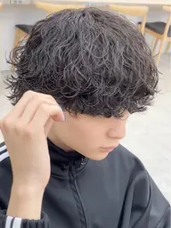 📍ミニモメンズ限定価格🔥カット+各種パーマ🌀😼どんなパーマをかけようかお悩みの方は是非✨️
