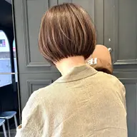 髪の毛に立体感を〻ハイライトカラー