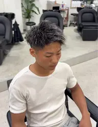 カットホワイトメッシュパーマ