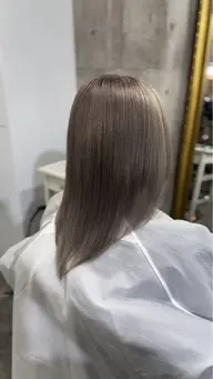 【初回】【カラー複雑履歴、デザインカラーから1色に】ムラ直しブリーチ＋カラー