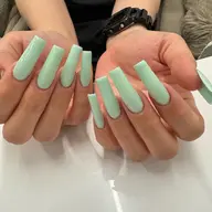 長さ出しシンプルネイル💅💚(長さだし1本¥330)