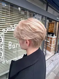 カット+Wカラー(ブリーチ+カラー)☆派手髪、ハイトーンはコレ!