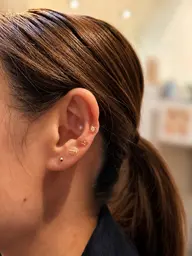 耳ツボジュエリー💎パーツ6つ付