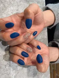 ワンアートコース(片手各1本にアートします♡)持込み画像は、9900円のコースにてご対応。