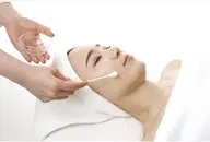 ⭐️ホワイトスノーピール⭐️美白、毛穴、しみ，くすみ全てのお悩みに解決！一度の施術で効果大‼️