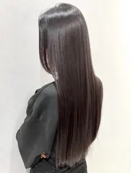 白髪が気になる方におすすめ👀✨️ グレイカラー+トリートメント