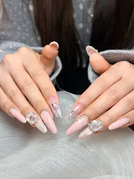 ［オフ無料🆓］✨🎀10本チップ長さ出し+持ち込みデザイン+パーツ💎つけ放題120分¥12980