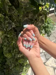 フレンチ キラキラ宝石箱🌼*・オフ&フィルイン込み💚