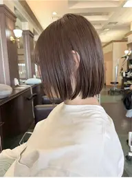 【自然にまとまる艶髪へ】ナチュラル縮毛矯正＋カット